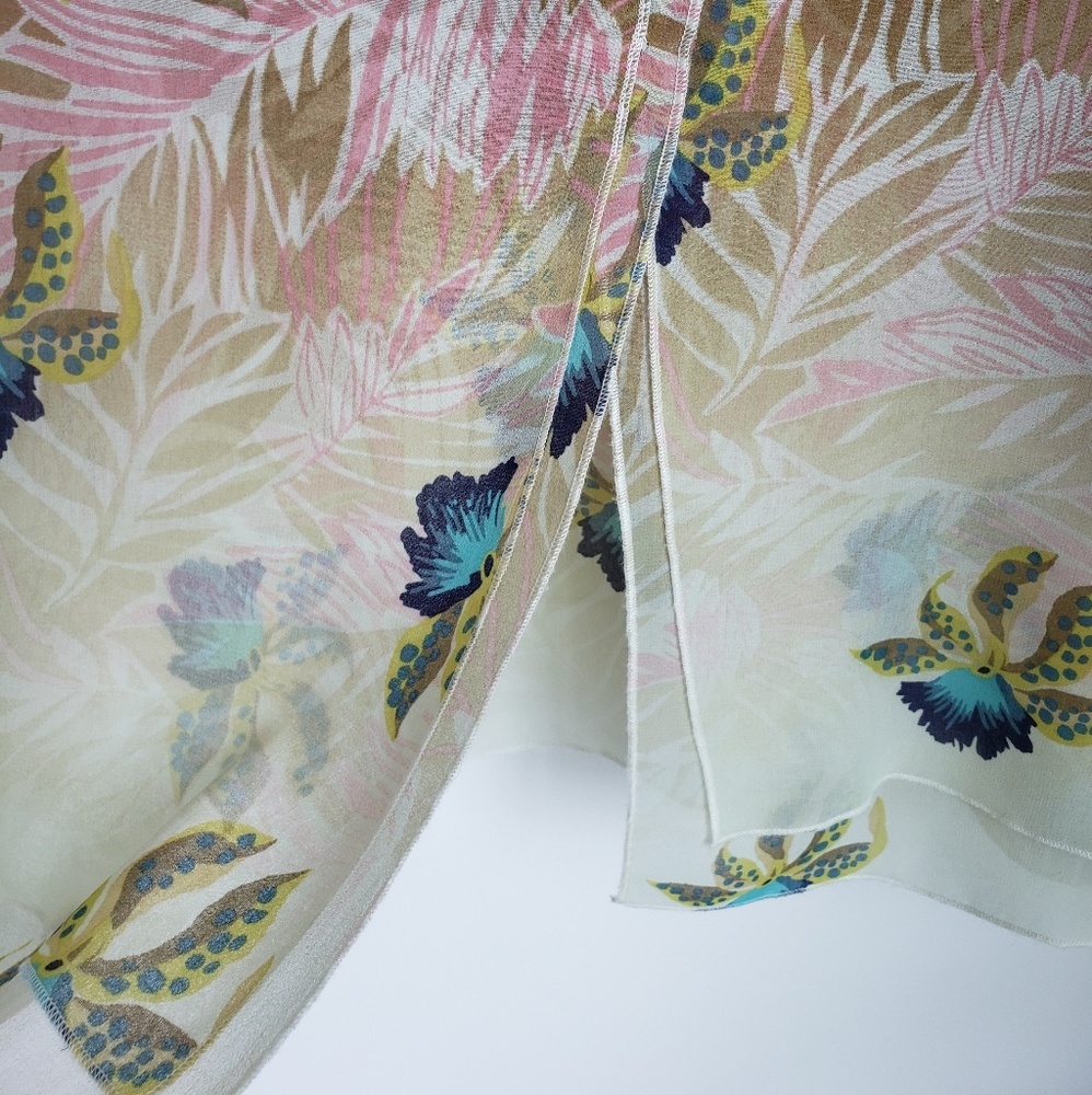 CAbi Parlor Top Floral Tropical Slit Back Blouse S - Picture 7 of 7